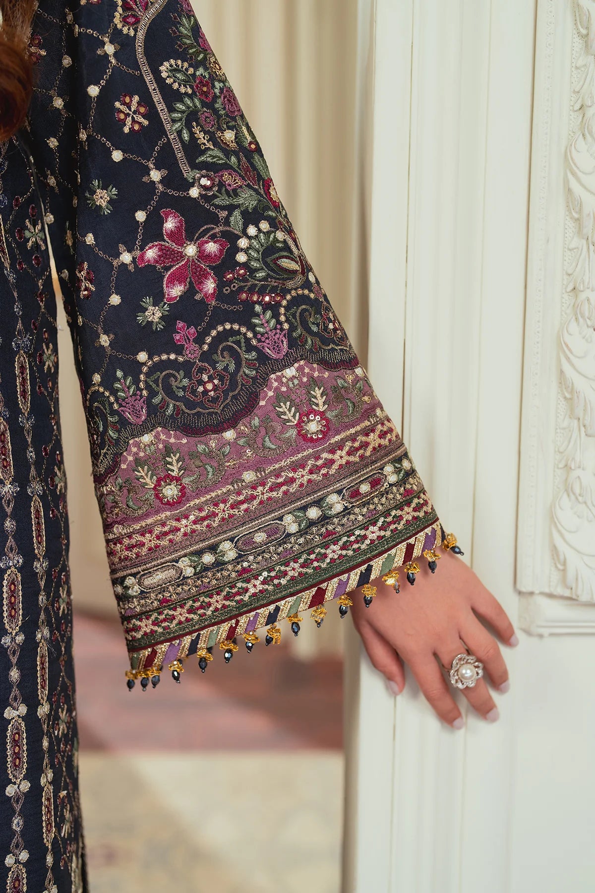 EMBROIDERED SILK CH13-07