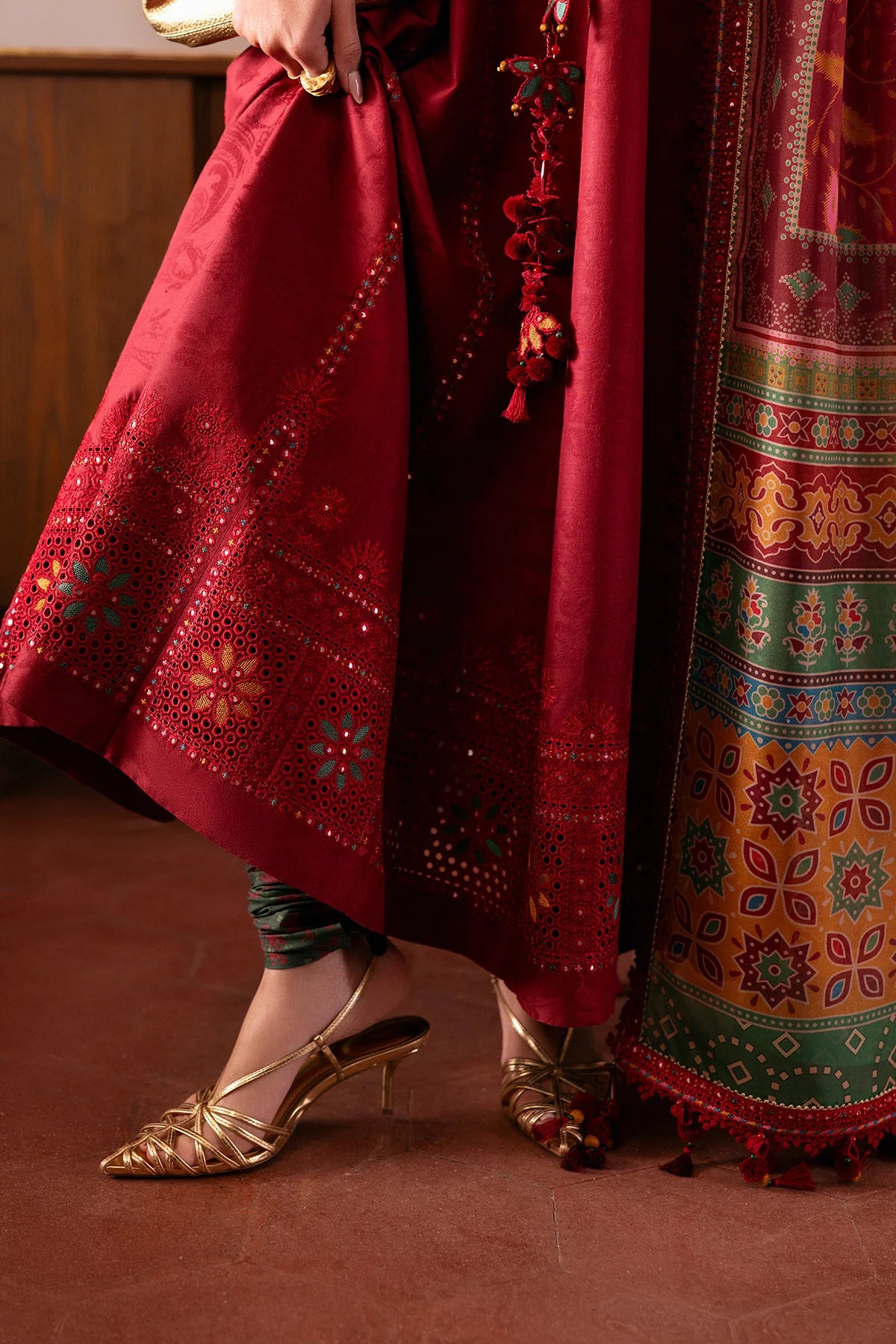 EMBROIDERED LUXURY LAWN SL26-D06