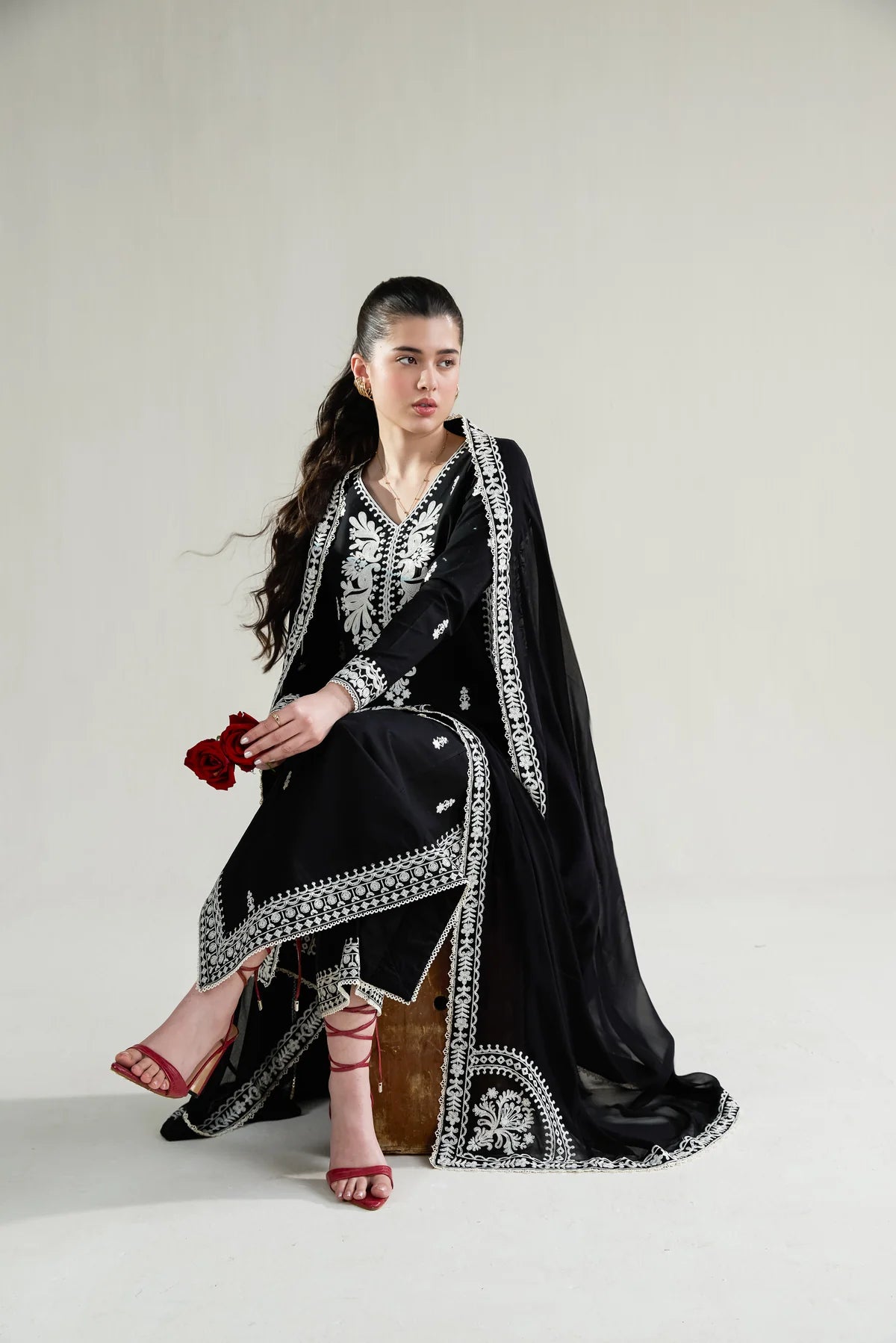 BLACK LUXURY EMBROIDERED LAWN 3PCS SET (NPA3-26402)