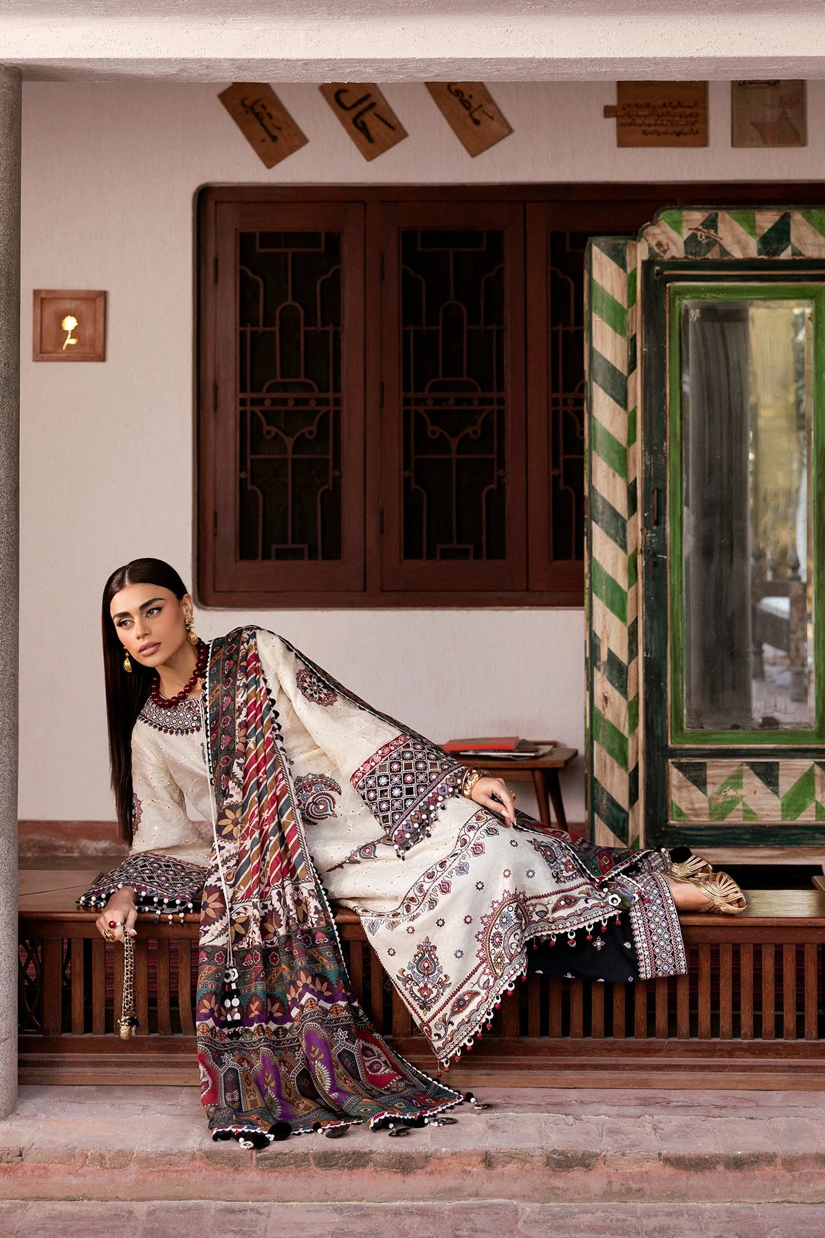 EMBROIDERED LUXURY LAWN SL26-D02