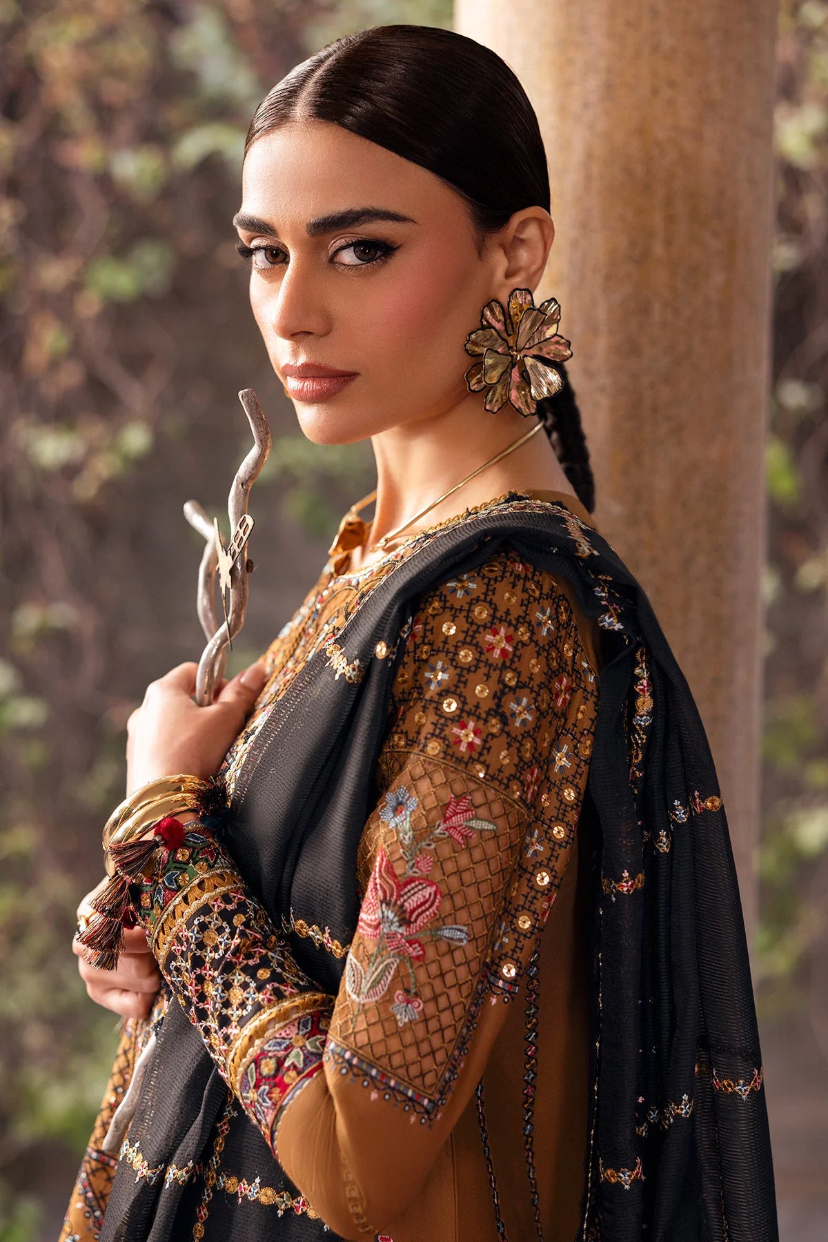 EMBROIDERED LUXURY LAWN SL26-D05