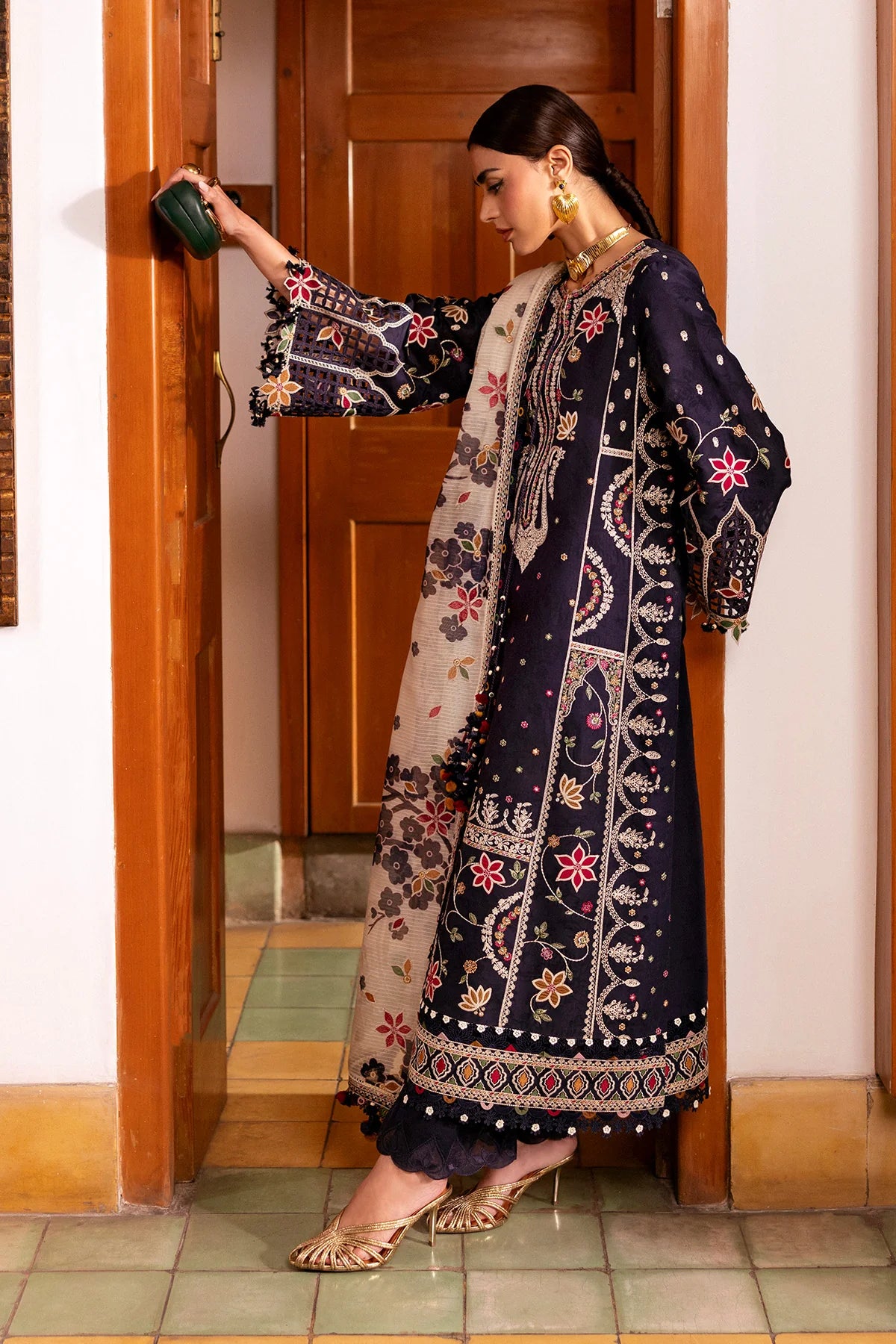 EMBROIDERED LUXURY LAWN SL26-D07