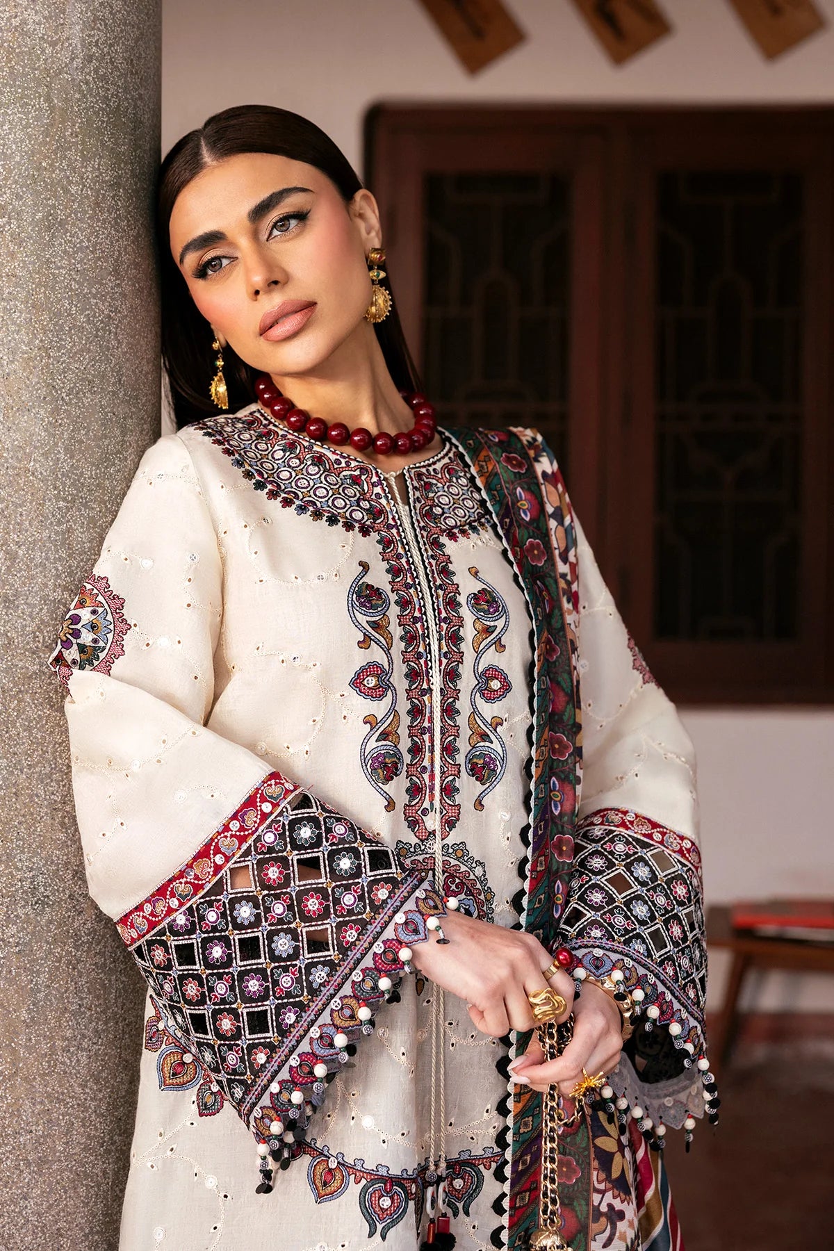 EMBROIDERED LUXURY LAWN SL26-D02