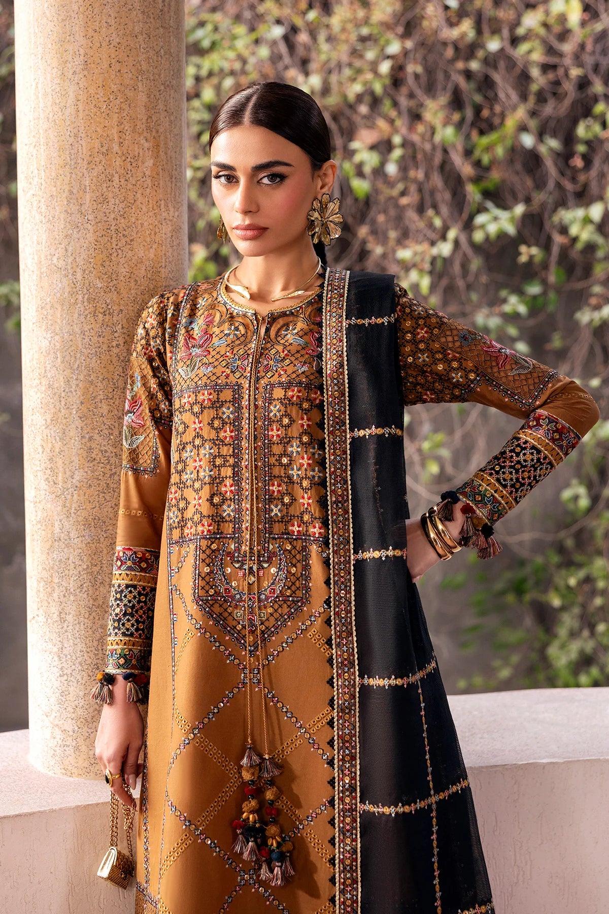 EMBROIDERED LUXURY LAWN SL26-D05
