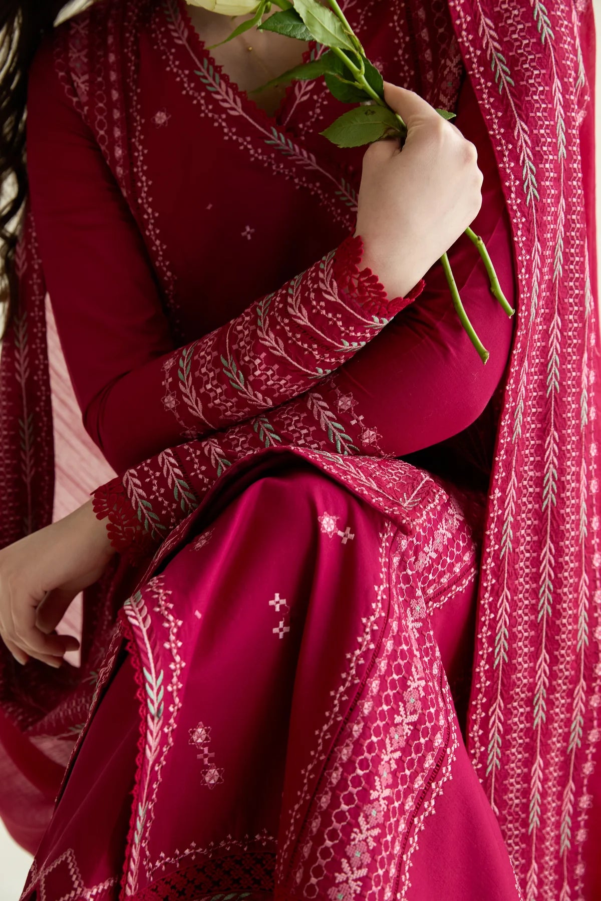 FUCHSIA LUXURY EMBROIDERED LAWN 3PCS SET (NPA3-26405)