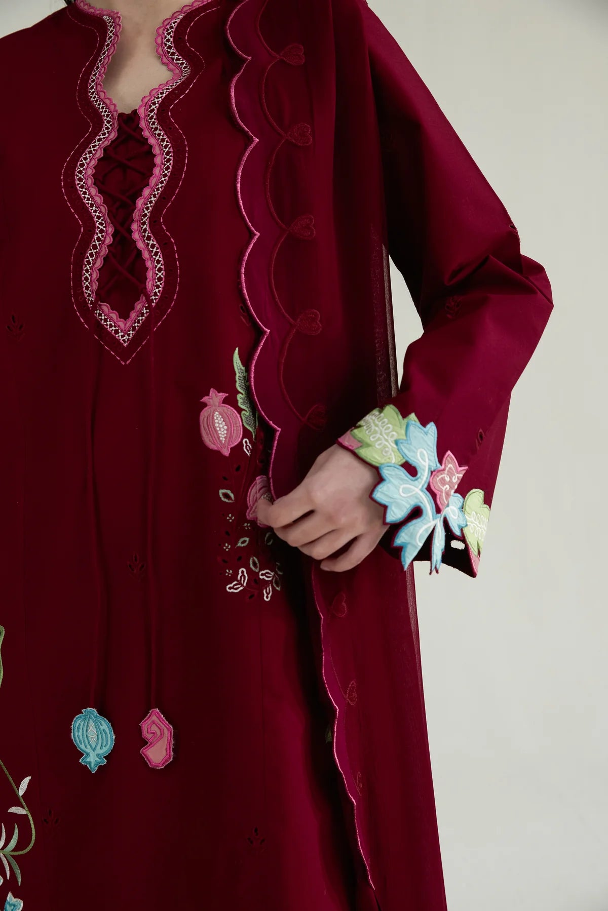 MAROON(LASER) LUXURY EMBROIDERED LAWN 3PCS SET (NPA3-26409)