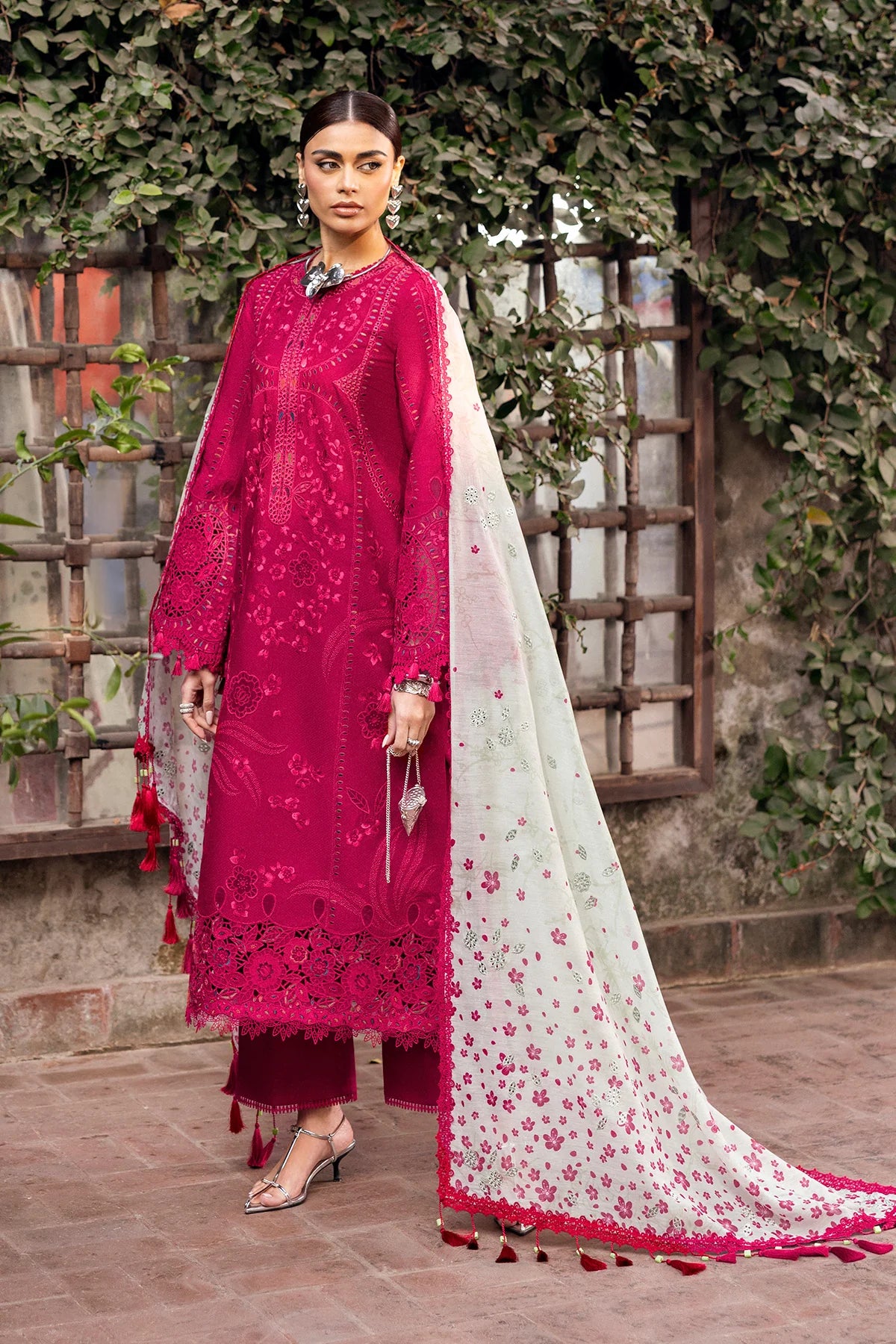 EMBROIDERED LUXURY LAWN SL26-D04