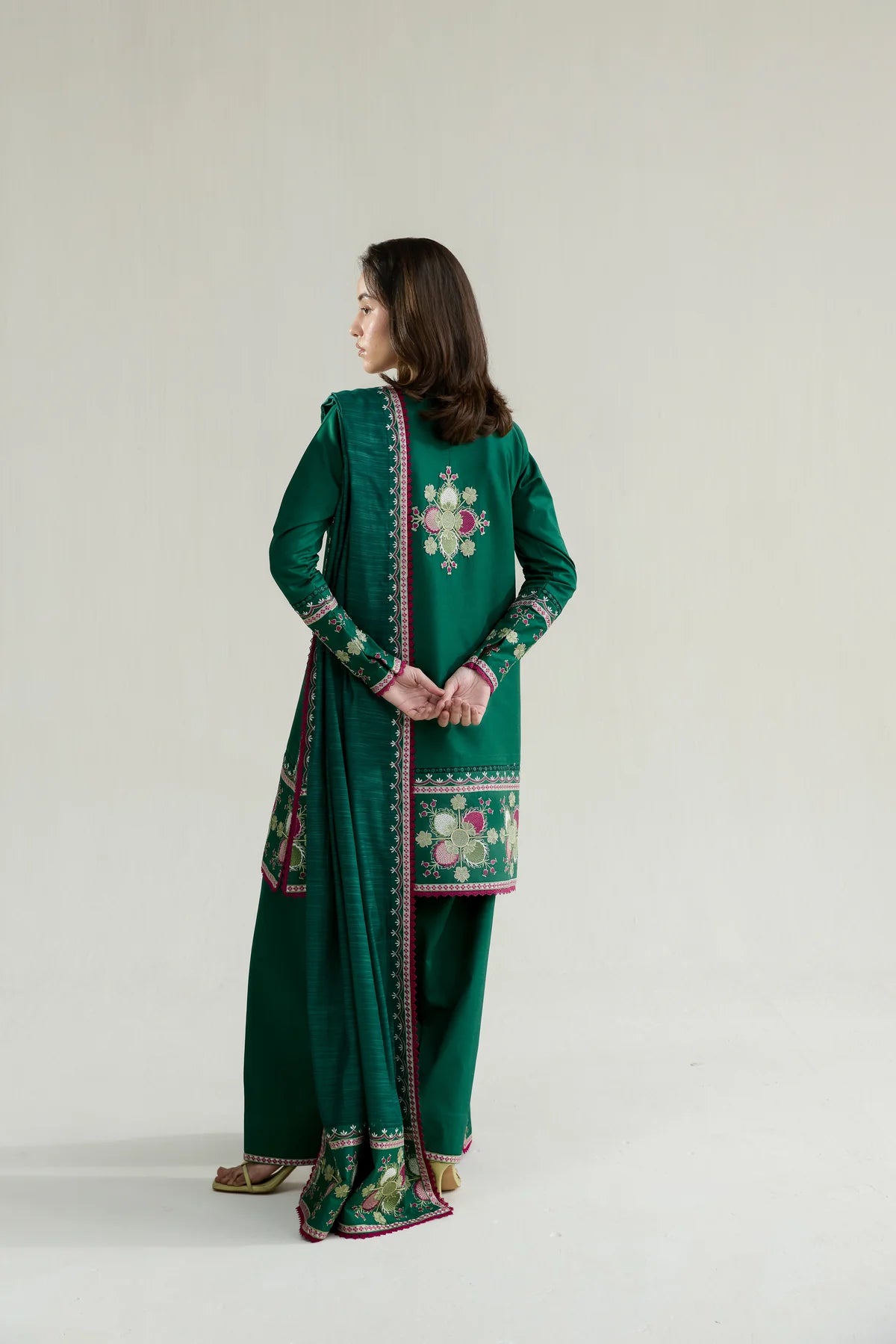 EMERALD GREEN LUXURY EMBROIDERED LAWN 3PCS SET (NPA3-26413)