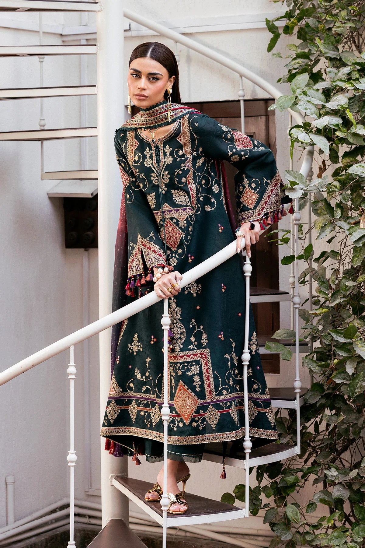 EMBROIDERED LUXURY LAWN SL26-D03