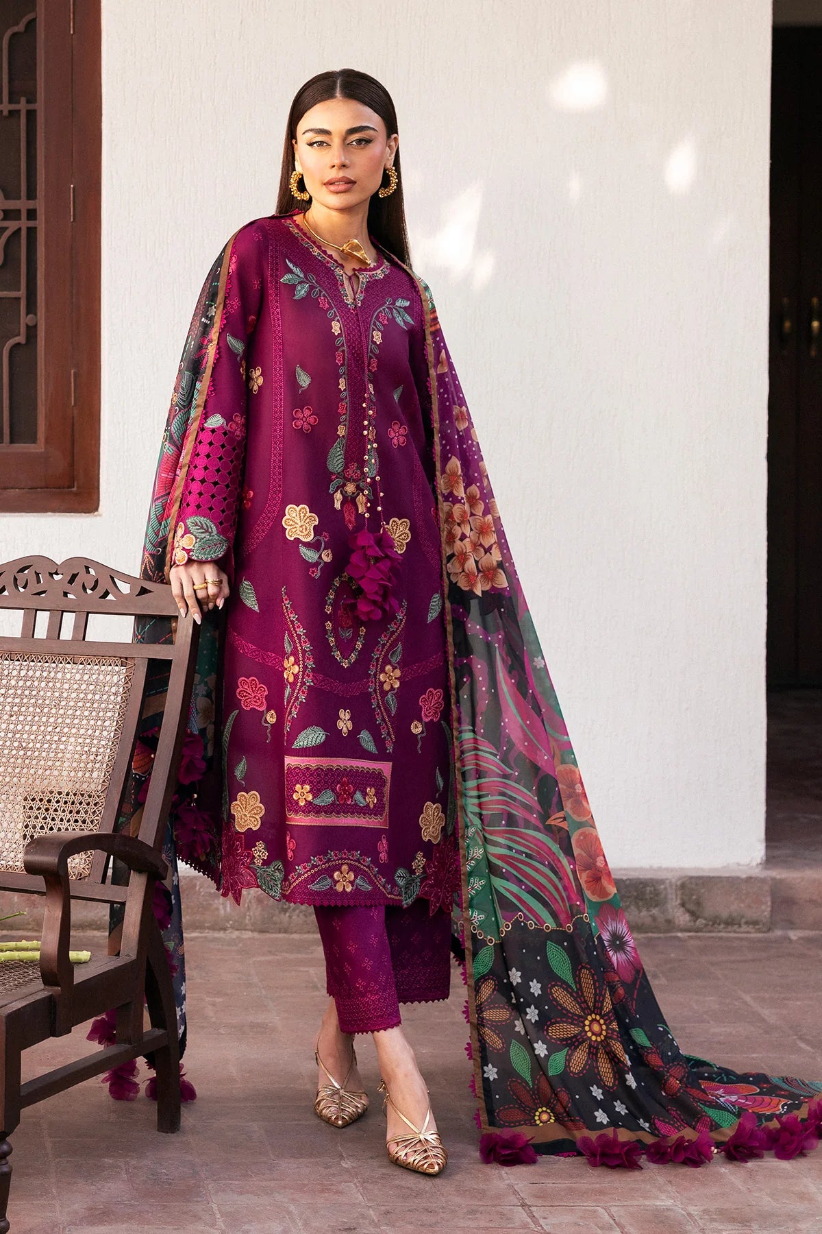 EMBROIDERED LUXURY LAWN SL26-D01