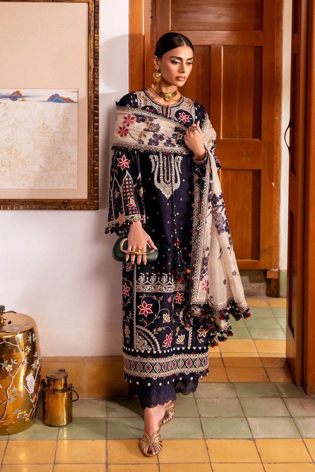 EMBROIDERED LUXURY LAWN SL26-D07