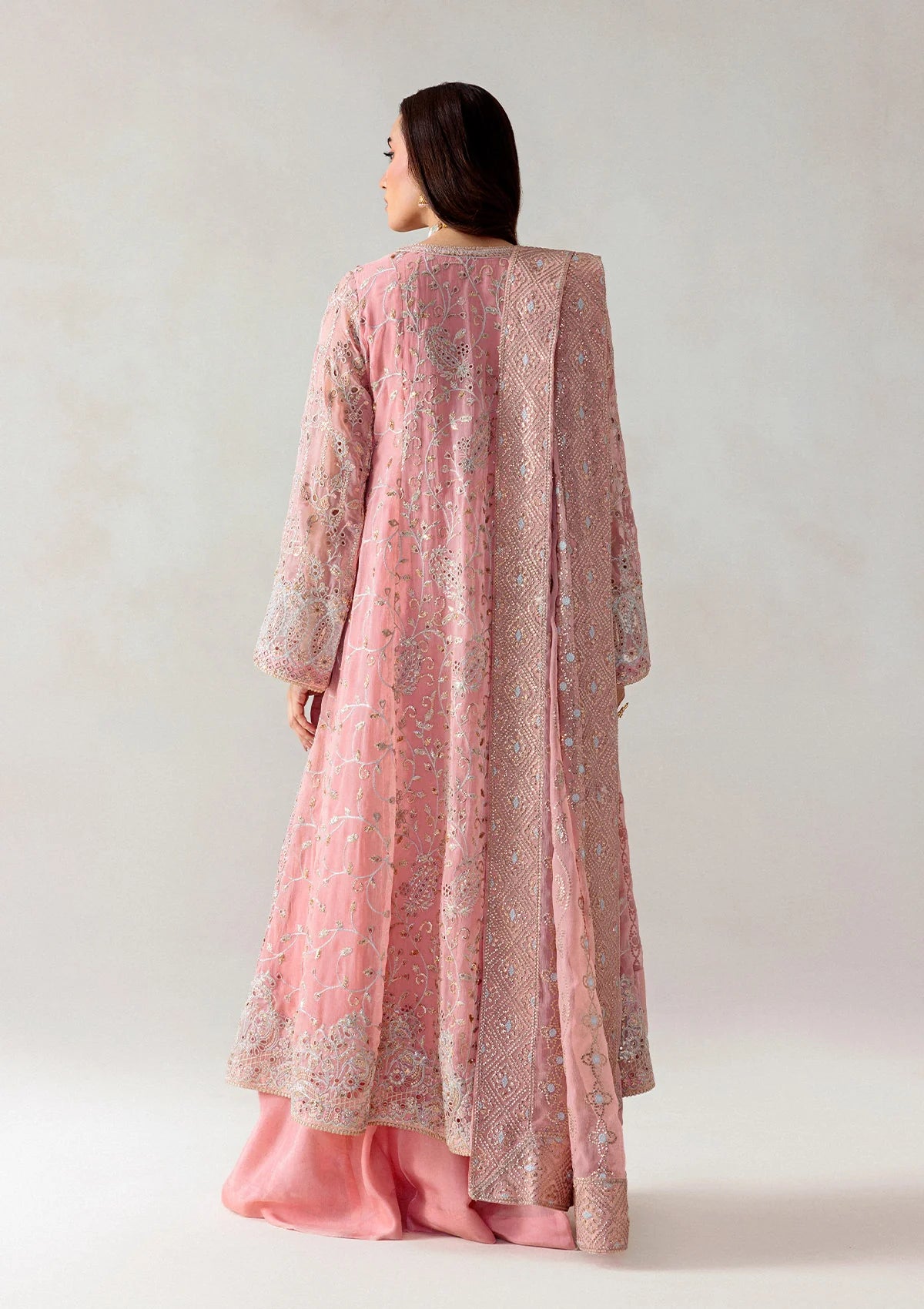 VOL. 1 - LOOK 02