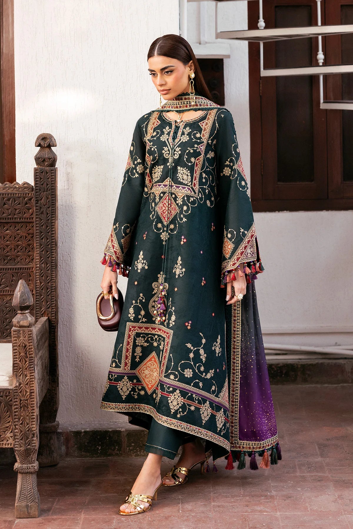 EMBROIDERED LUXURY LAWN SL26-D03