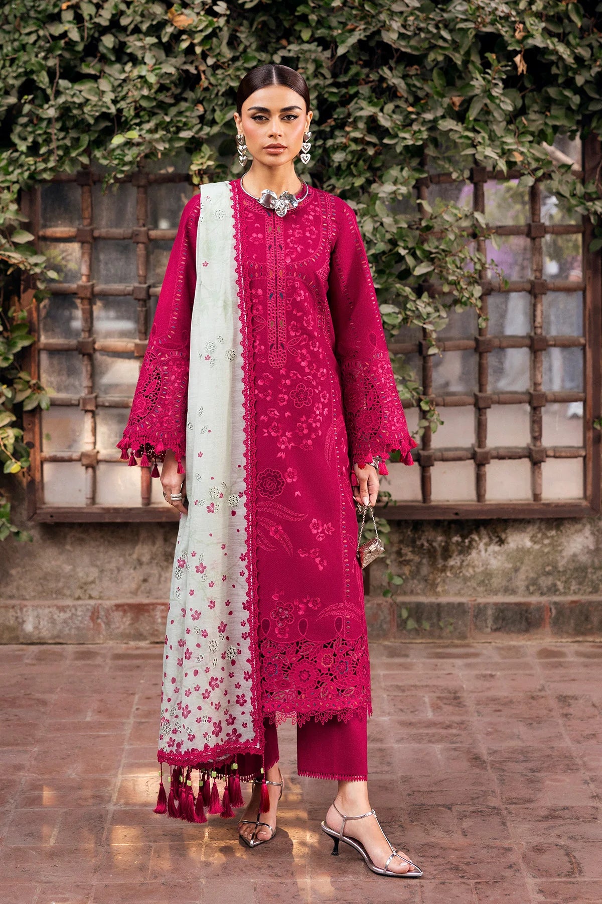 EMBROIDERED LUXURY LAWN SL26-D04